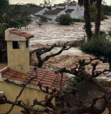 Castellón en Alerta Roja: Rescate Urgente de Personas en Tejados, Casas y Vehículos, y Cierre de Centros Comerciales